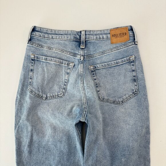 Hollister Distressed Ultra High Rise Mom Women's size 4 Medium Blue Denim jeans - Picture 5 of 5